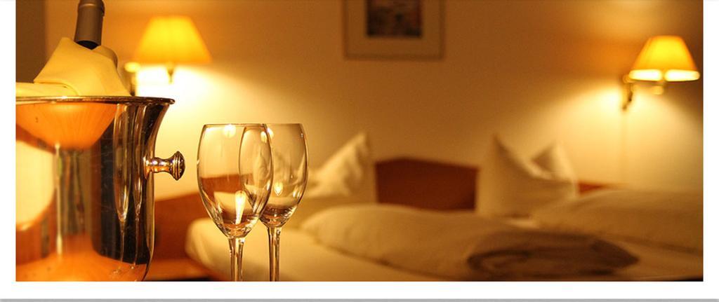 Hotel "Die Kupferpfanne" ドナウシュタウフ エクステリア 写真
